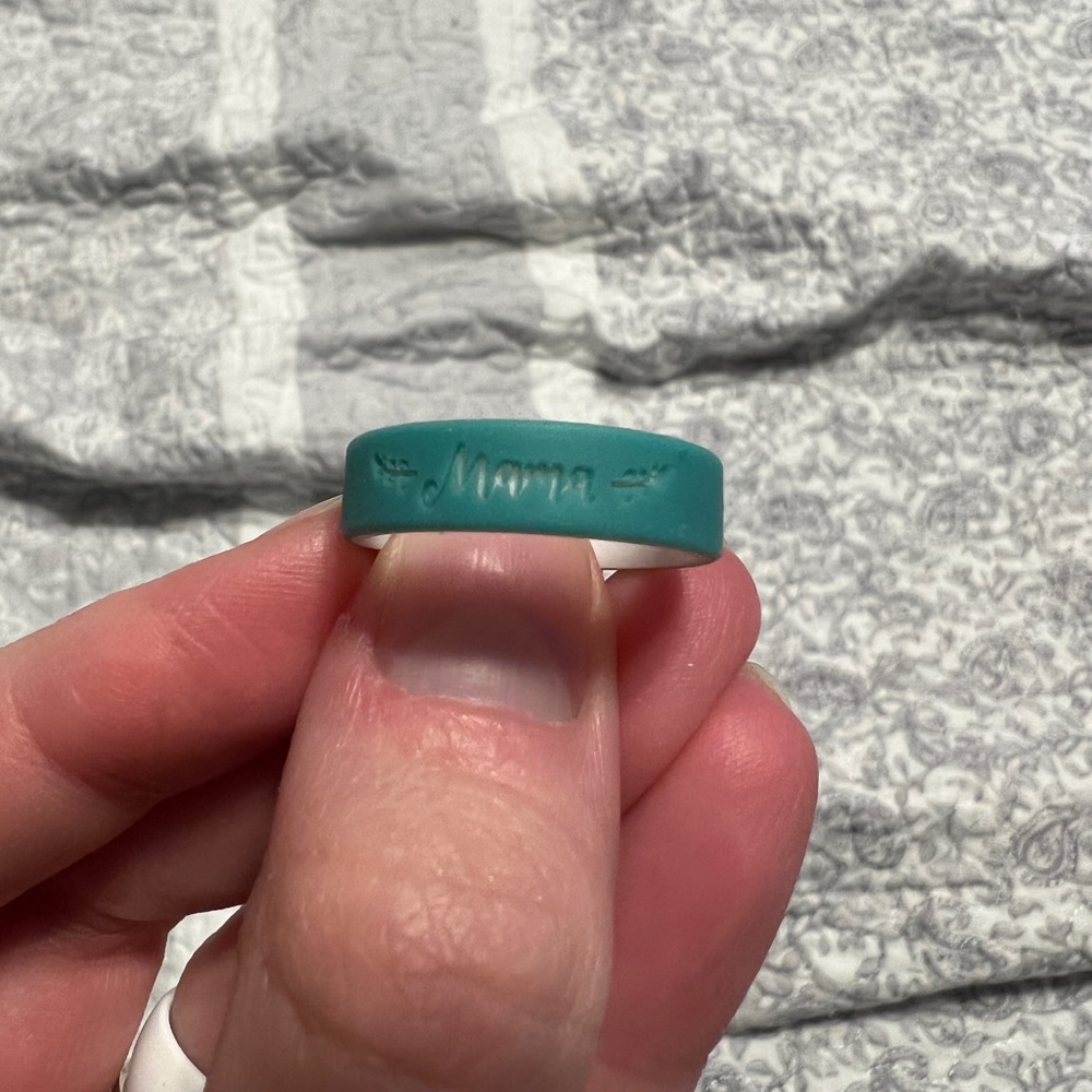 🆕 Qalo Mama Silicone Ring Size 9